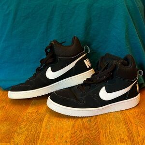 Nike Court Borough Mid-Rise Shoes